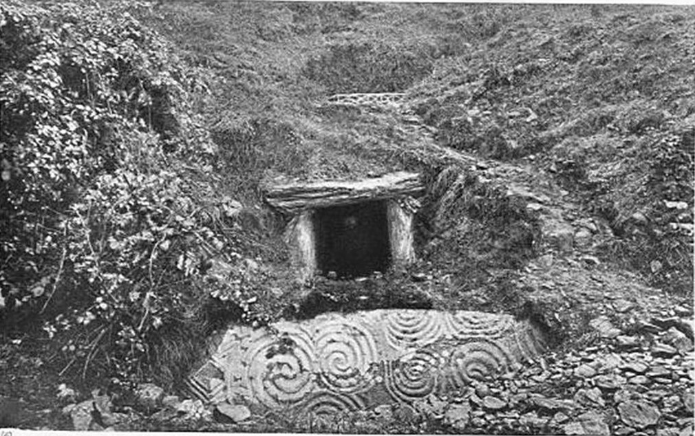 GREAT CAIRN OF New Grange