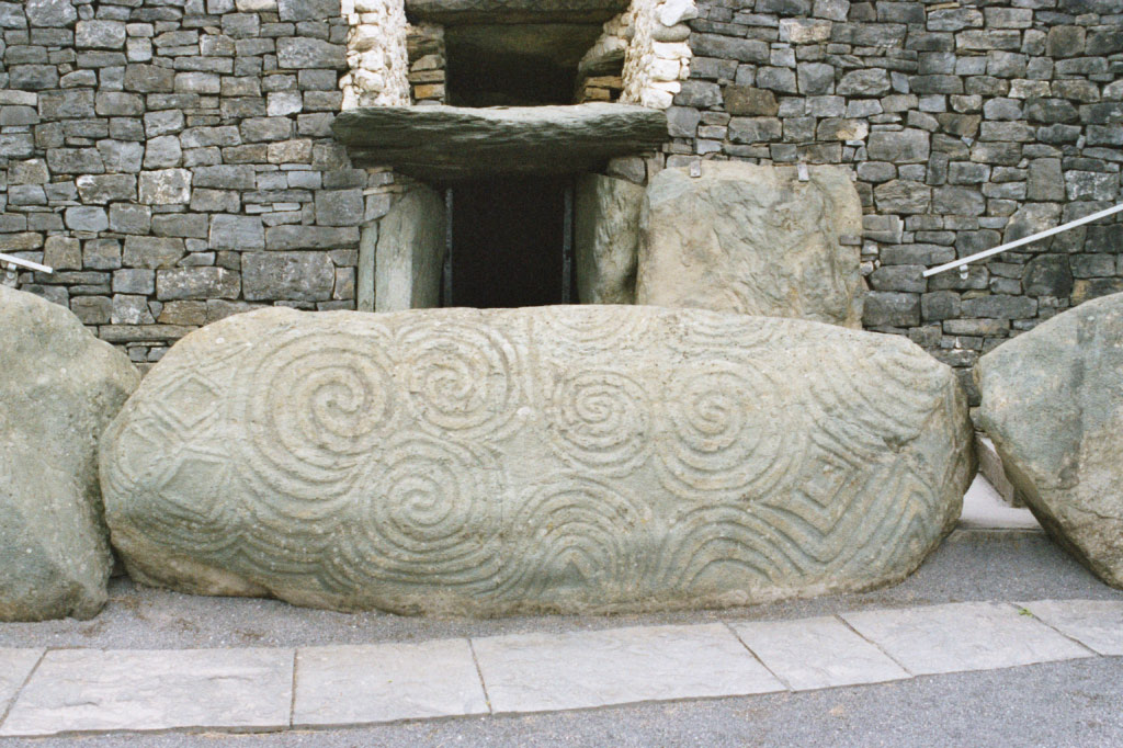 GREAT CAIRN OF New Grange